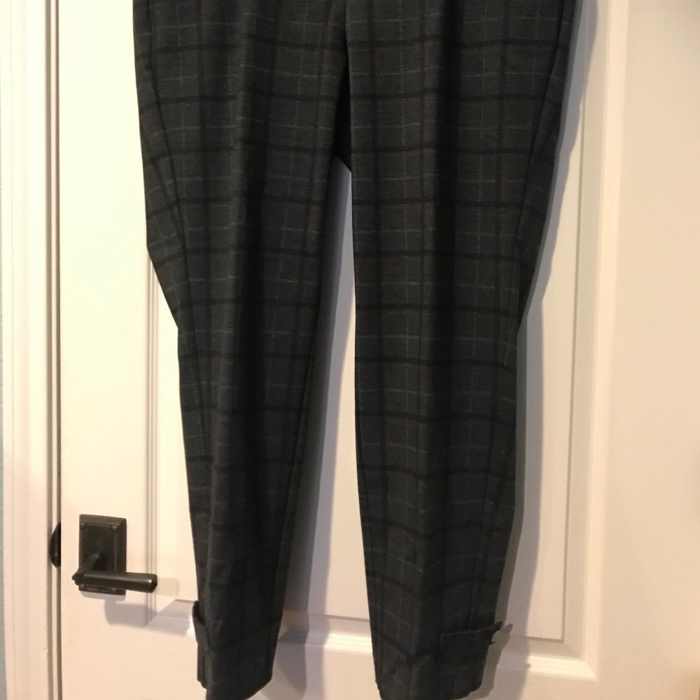 Dress pants - Picture 2 of 2